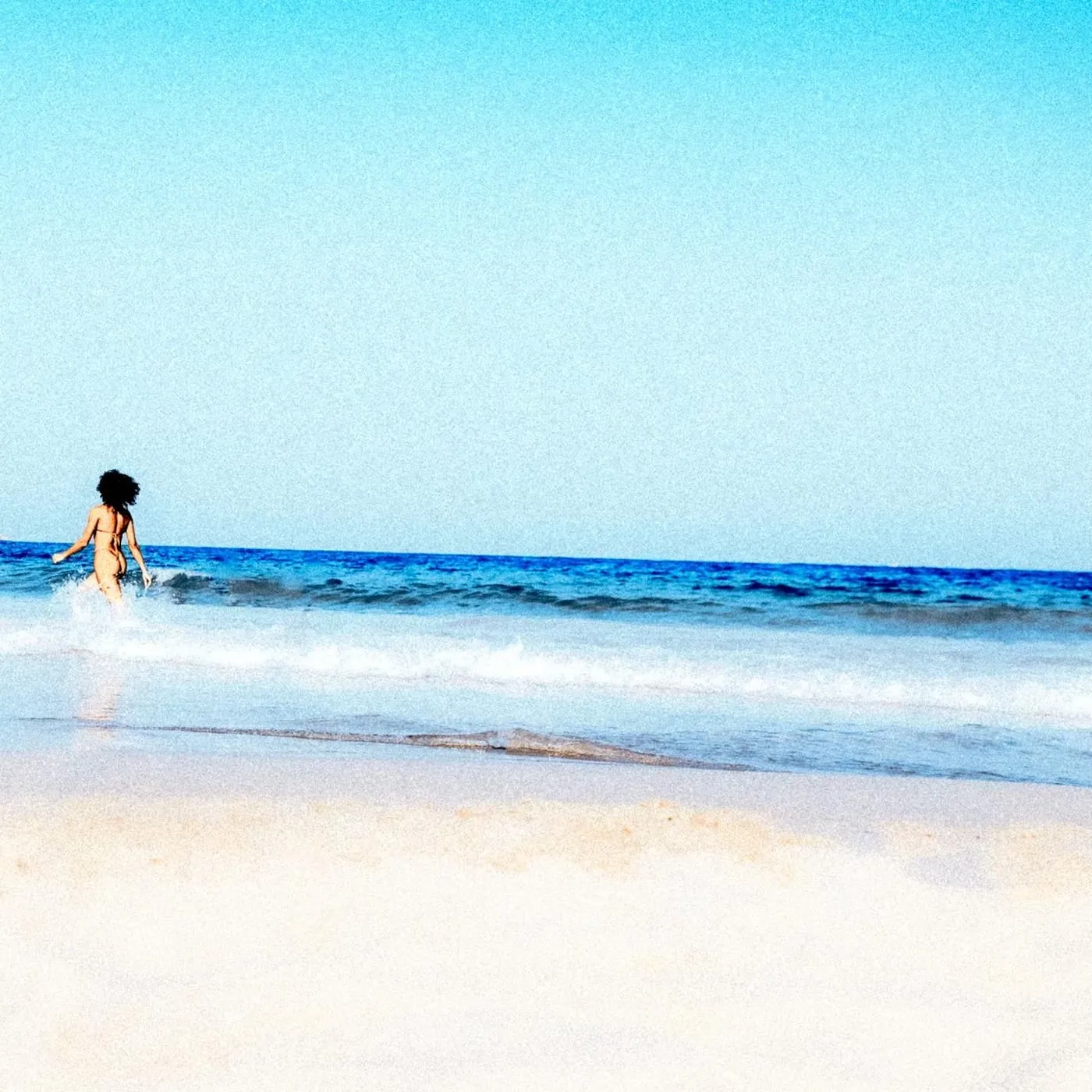 Sun is Shining (Lovelee Dae)